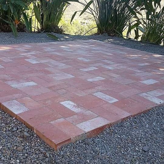 picture of a newly installed paver deck